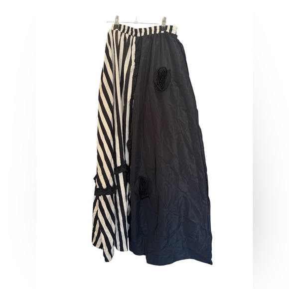 For Maia Black and Cream Striped Women's PLUS size Skirt - Picture 1 of 4